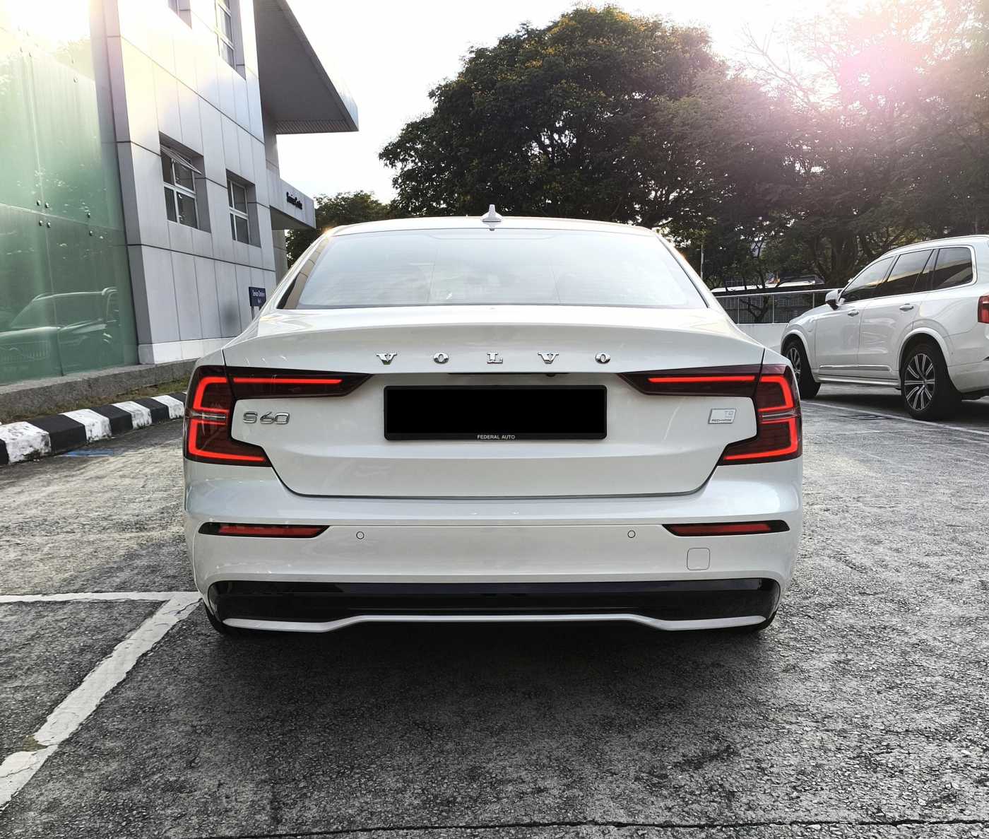 Volvo  S60 Recharge Plus, T8 AWD Plug-in hybrid, Electric/Petrol, Dark