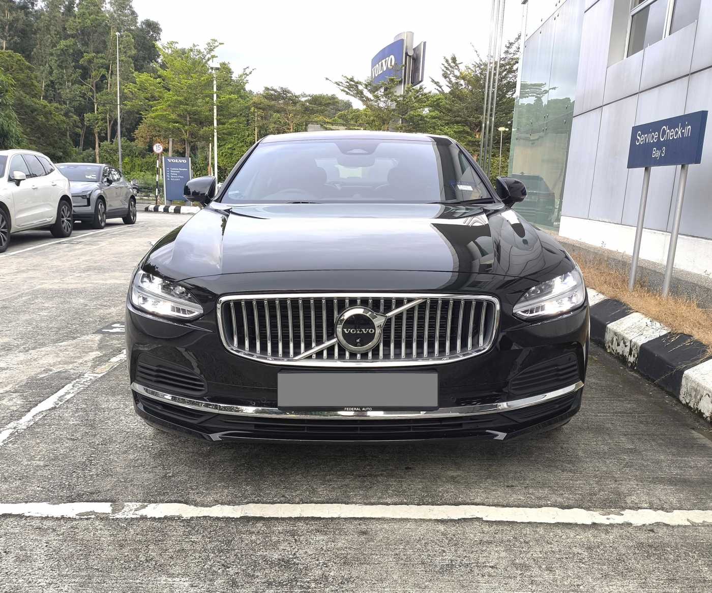 Volvo  S90 Recharge Ultimate, T8 AWD Plug-in hybrid, Electric/Petrol, Bright