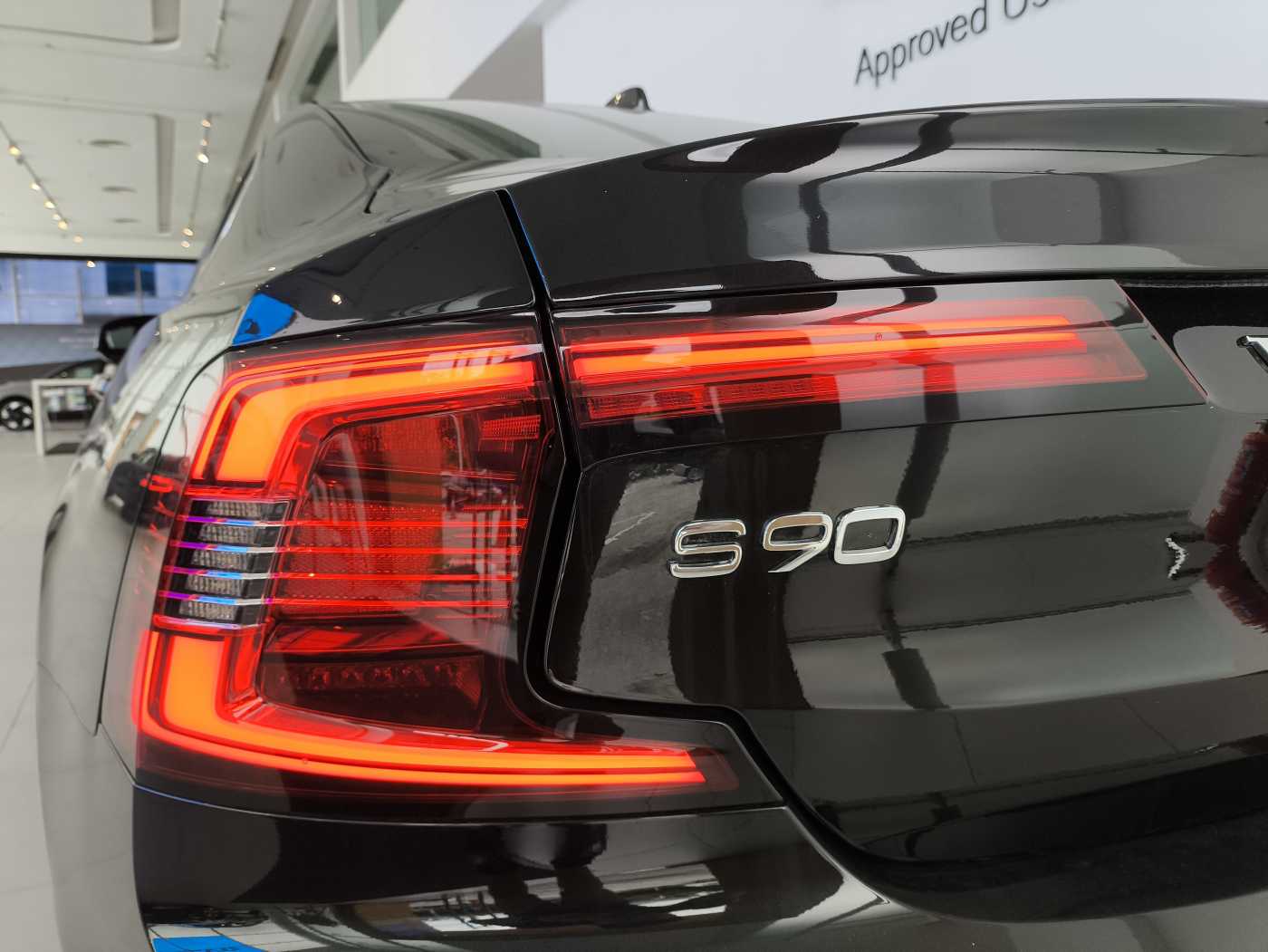 Volvo  S90 Recharge Ultimate, T8 AWD Plug-in hybrid, Electric/Petrol, Bright