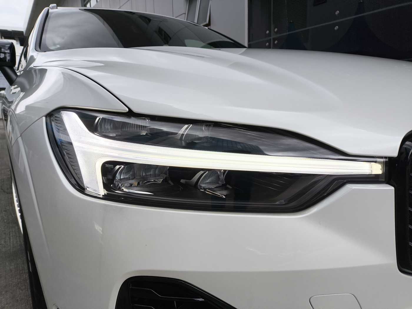 Volvo  XC60 Recharge Ultimate, T8 AWD Plug-in hybrid, Electric/Petrol, Dark