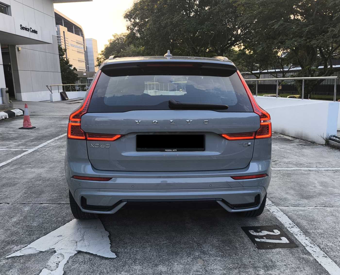 Volvo  XC60 Ultra, T8 AWD Plug-in hybrid, Electric/Petrol, Dark