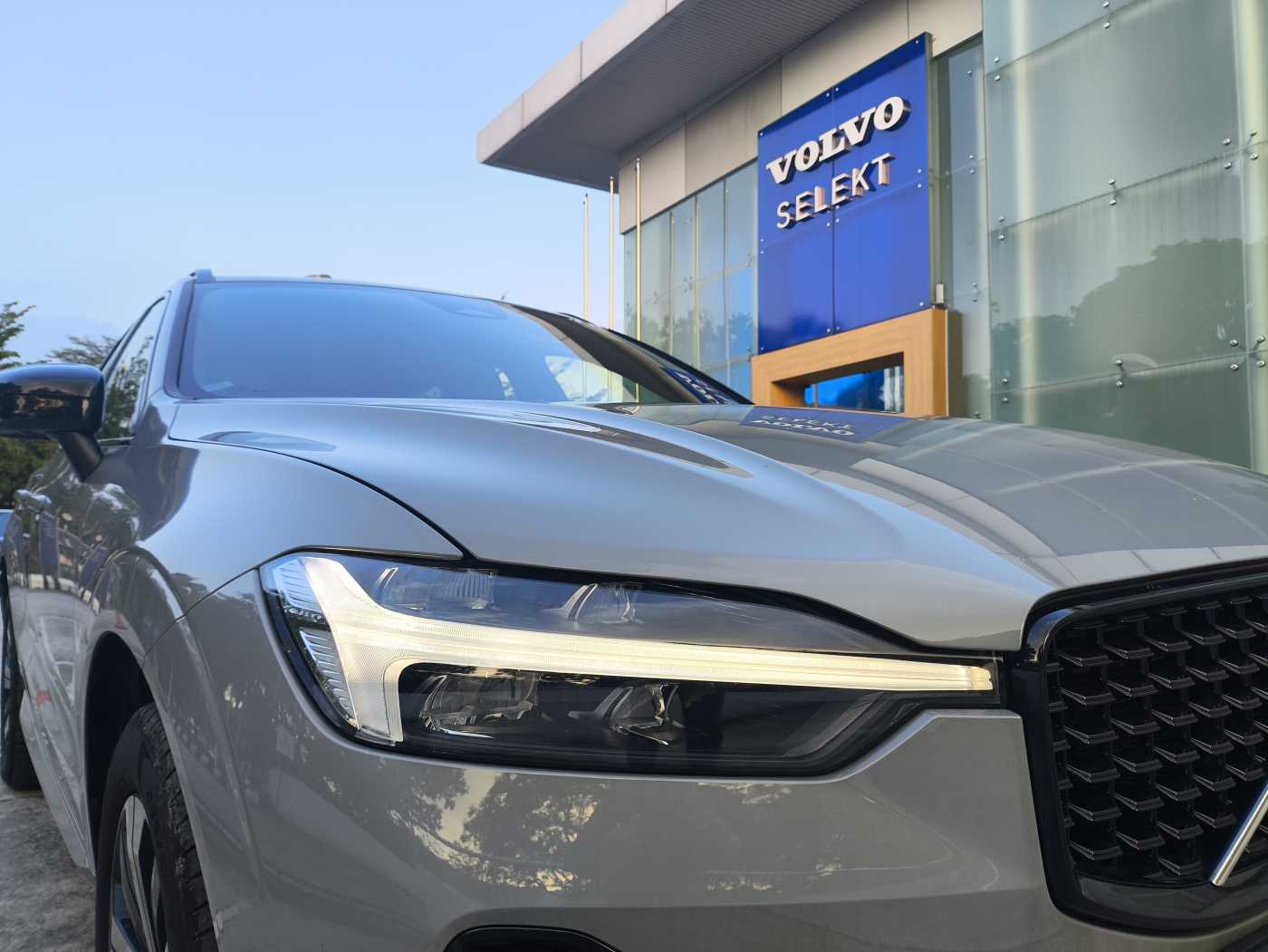 Volvo  XC60 Ultra, T8 AWD Plug-in hybrid, Electric/Petrol, Dark