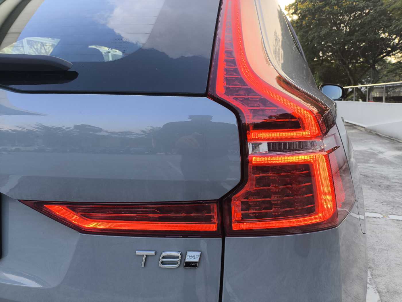 Volvo  XC60 Ultra, T8 AWD Plug-in hybrid, Electric/Petrol, Dark