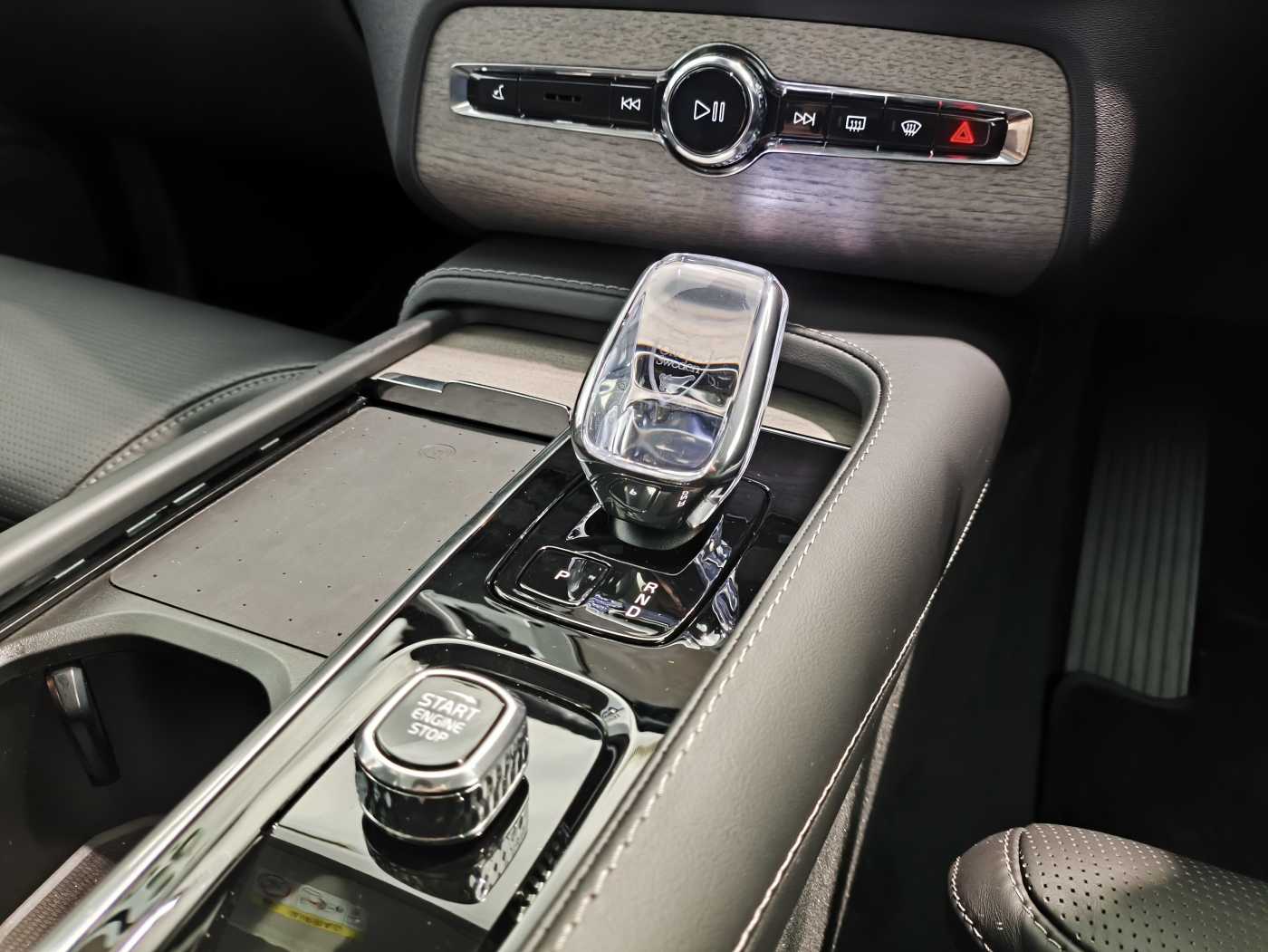 Volvo  XC90 Recharge Ultimate, T8 AWD Plug-in hybrid, Electric/Petrol, Bright, 7 Seats