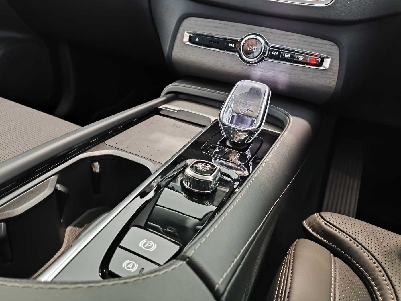 Volvo  XC90 Ultimate, B5 AWD Mild hybrid, Petrol, Bright, 7 Seats