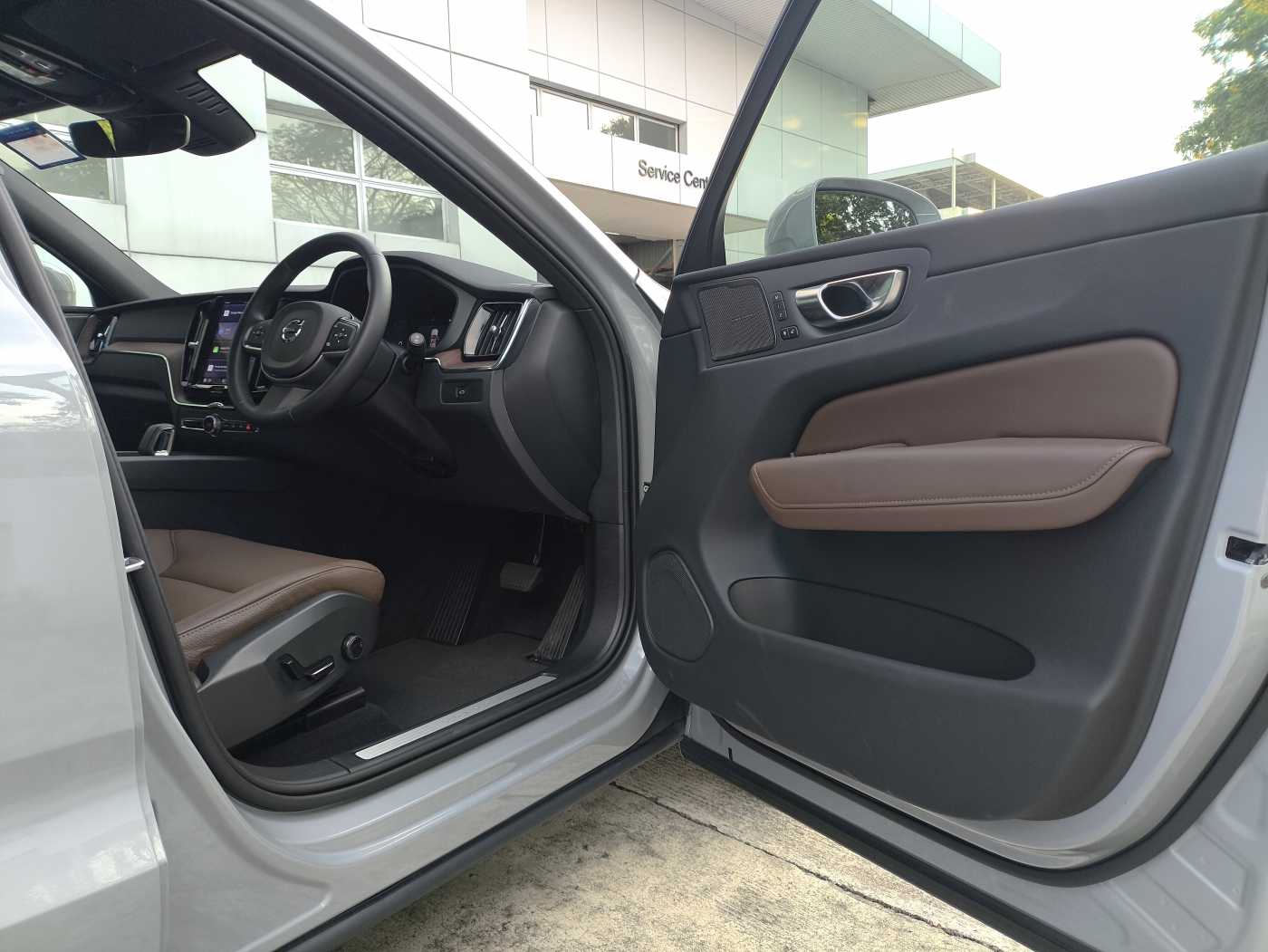 Volvo  XC60 Essential, B5 AWD Mild hybrid, Petrol