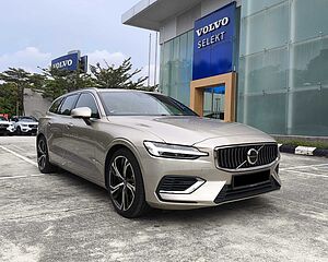 Volvo  V60 Recharge Ultimate, T8 , Electric/Petrol, Bright