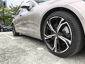 Volvo  V60 Recharge Ultimate, T8 , Electric/Petrol, Bright