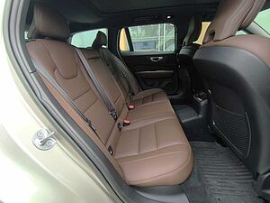 Volvo  V60 Recharge Ultimate, T8 , Electric/Petrol, Bright