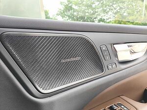 Volvo  V60 Recharge Ultimate, T8 , Electric/Petrol, Bright