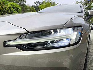 Volvo  V60 Recharge Ultimate, T8 , Electric/Petrol, Bright