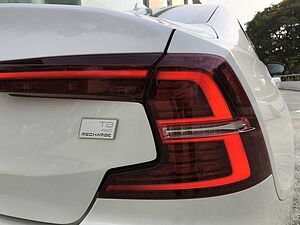 Volvo  S60 Recharge Plus, T8 AWD Plug-in hybrid, Electric/Petrol, Dark