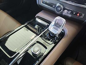 Volvo  S90 Recharge Ultimate, T8 AWD Plug-in hybrid, Electric/Petrol, Bright