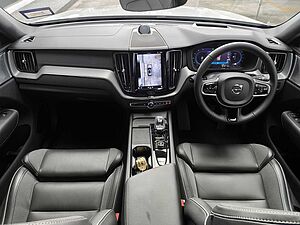 Volvo  XC60 Recharge Ultimate, T8 AWD Plug-in hybrid, Electric/Petrol, Dark