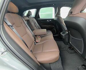 Volvo  XC60 Essential, B5 AWD Mild hybrid, Petrol