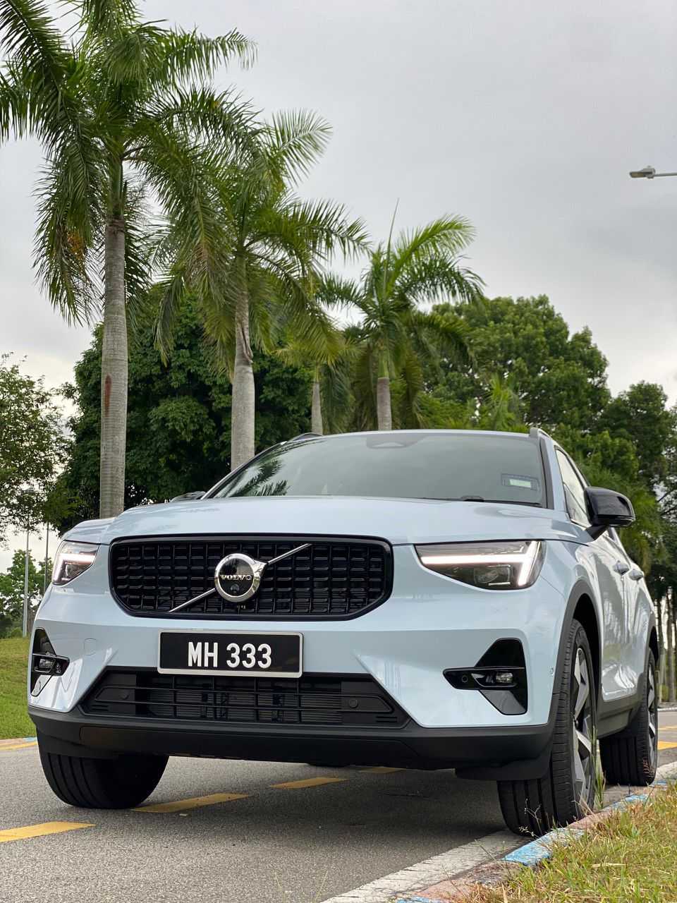 Volvo  XC40 Plus, B5 AWD Mild hybrid, Petrol, Dark