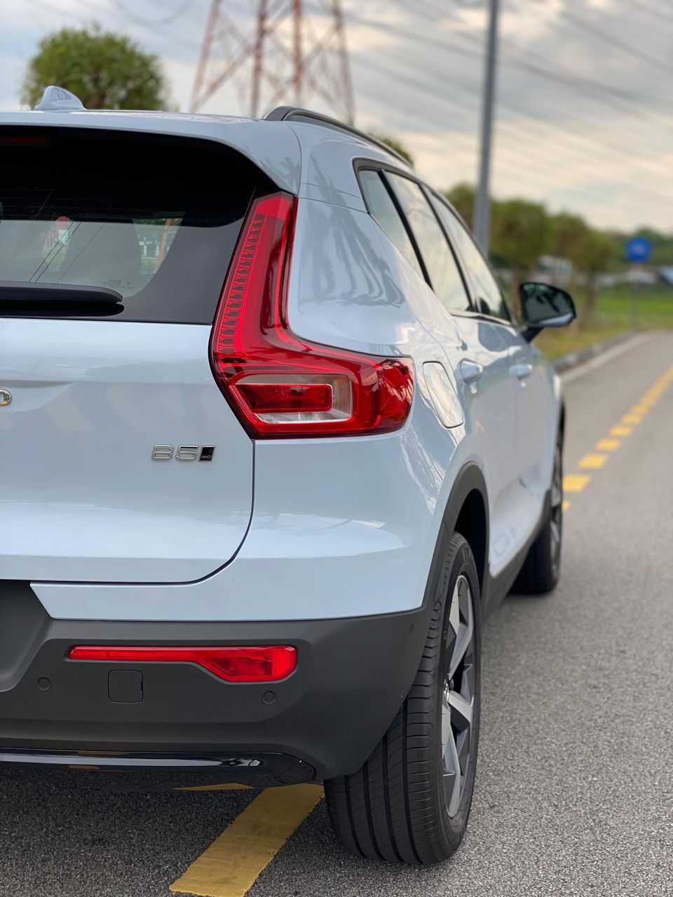 Volvo  XC40 Plus, B5 AWD Mild hybrid, Petrol, Dark