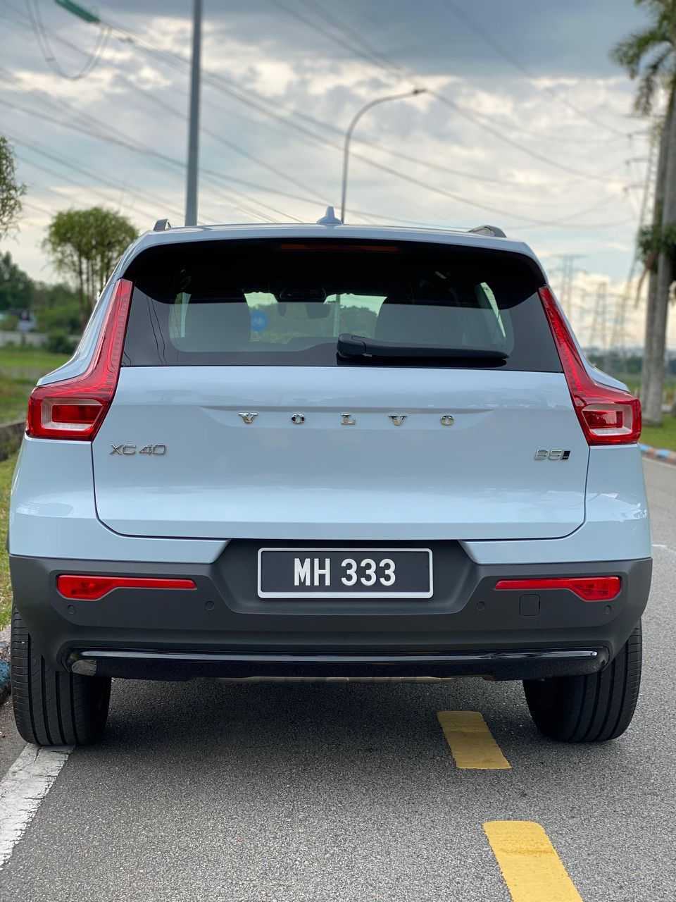 Volvo  XC40 Plus, B5 AWD Mild hybrid, Petrol, Dark