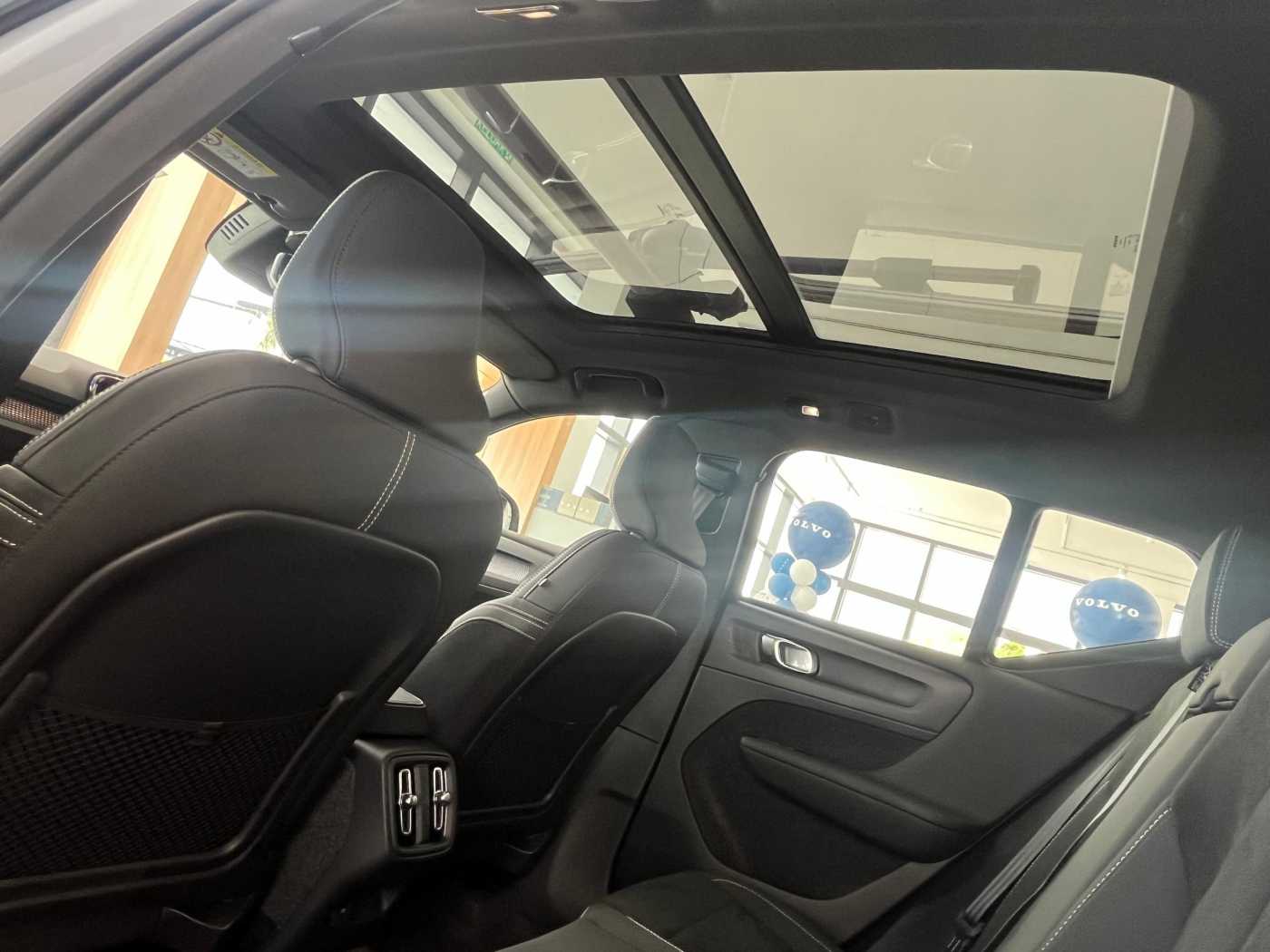 Volvo  XC40 Plus, B5 AWD Mild hybrid, Petrol, Dark