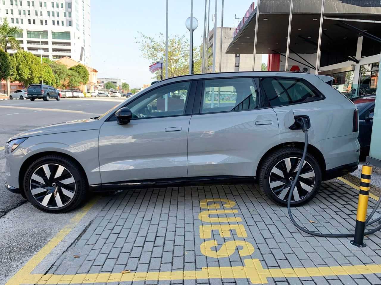 Volvo  EX90 Ultra, Twin Motor Performance, Electric, 7 Seats