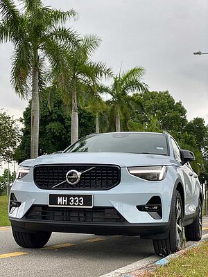Volvo  XC40 Plus, B5 AWD Mild hybrid, Petrol, Dark
