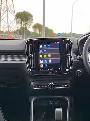 Volvo  XC40 Plus, B5 AWD Mild hybrid, Petrol, Dark