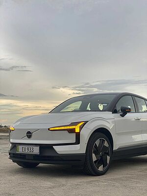 Volvo  EX30 Ultra, Single Motor Extended Range, Electric