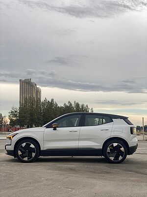 Volvo  EX30 Ultra, Single Motor Extended Range, Electric