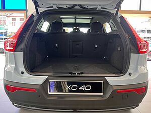 Volvo  XC40 Plus, B5 AWD Mild hybrid, Petrol, Dark