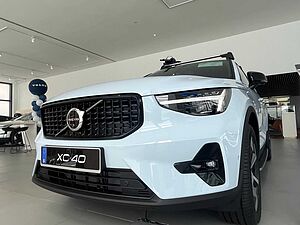 Volvo  XC40 Plus, B5 AWD Mild hybrid, Petrol, Dark