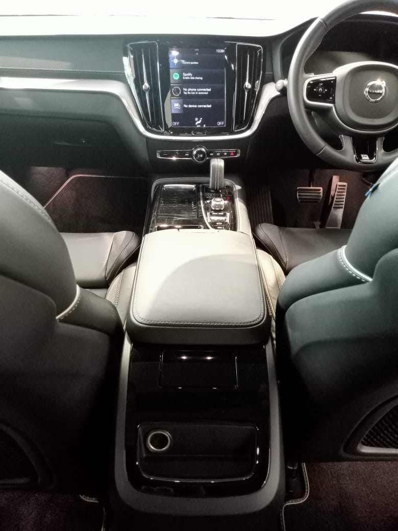 Volvo  S60 T8 R-Design