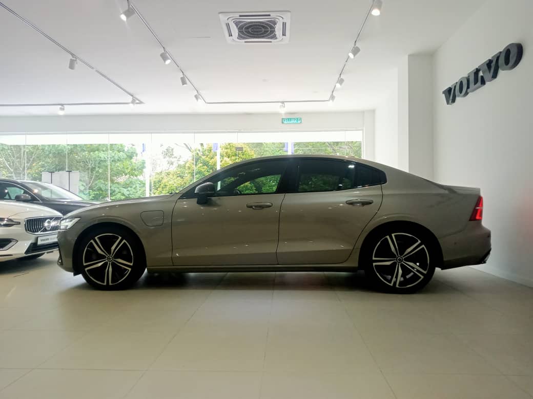 Volvo  S60 T8 R-Design