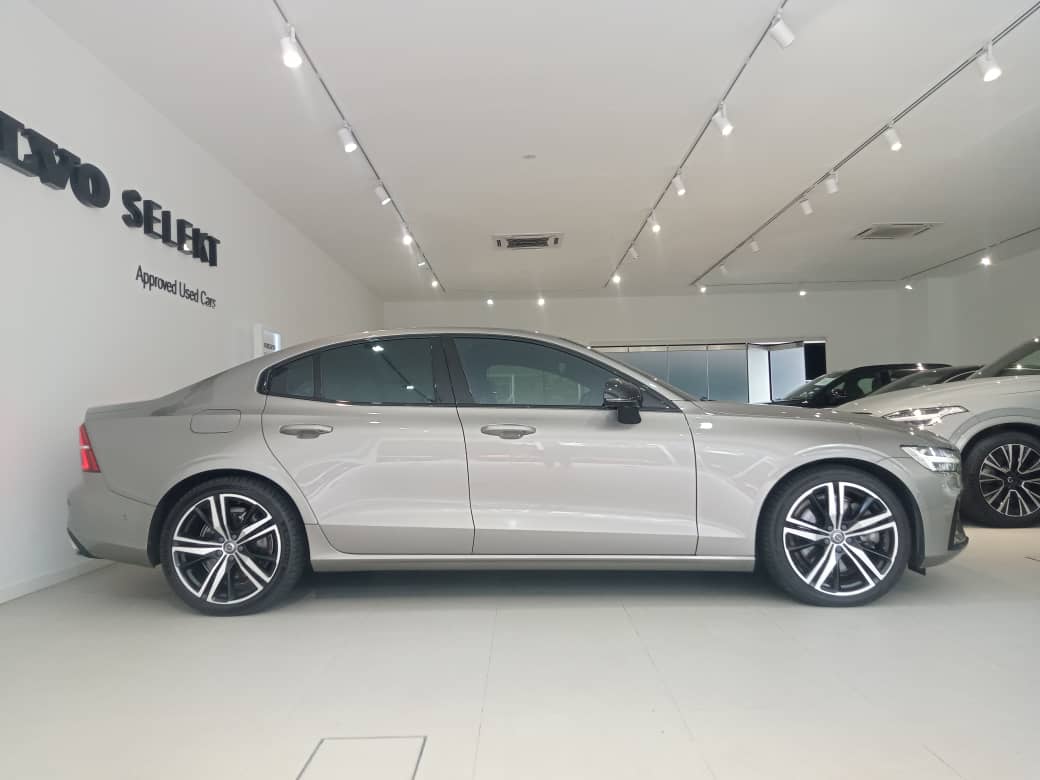 Volvo  S60 T8 R-Design