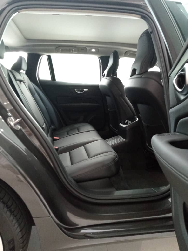Volvo  V60 Recharge Plus, T8 AWD Plug-in hybrid, Electric/Petrol, Bright