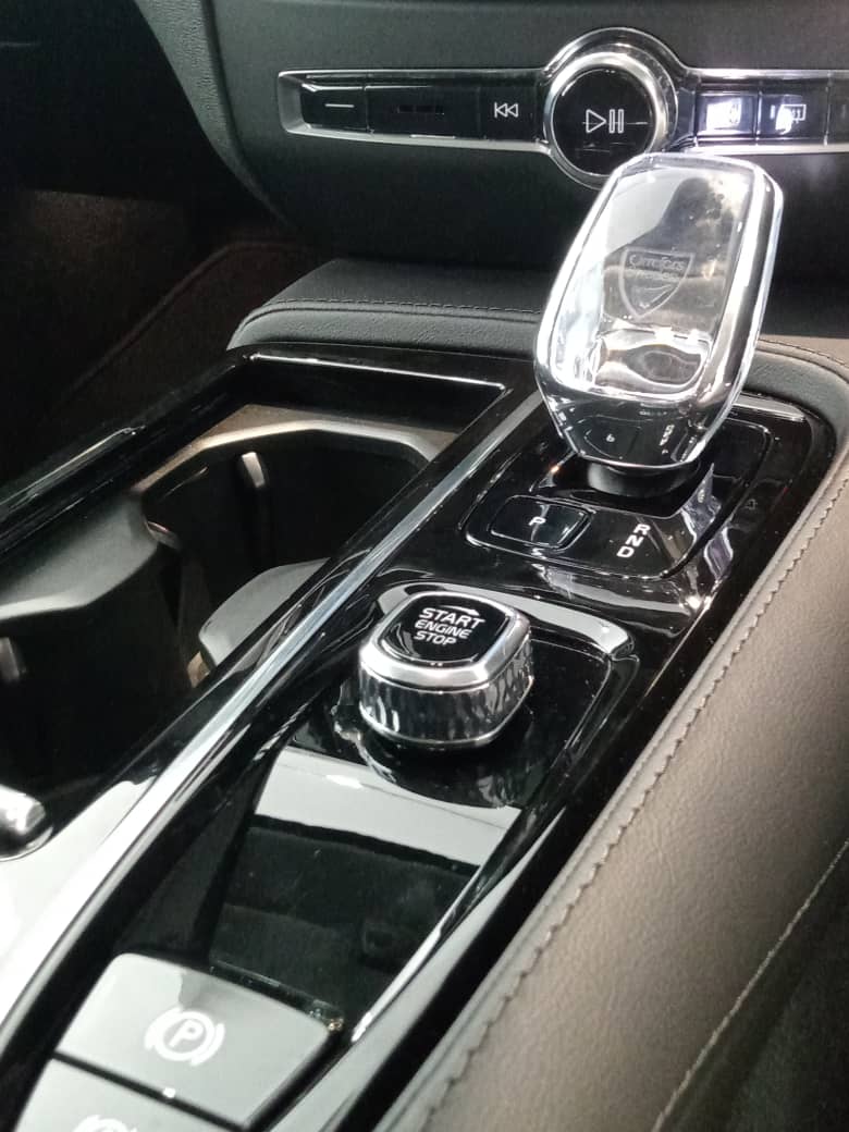 Volvo  V60 Recharge Plus, T8 AWD Plug-in hybrid, Electric/Petrol, Bright