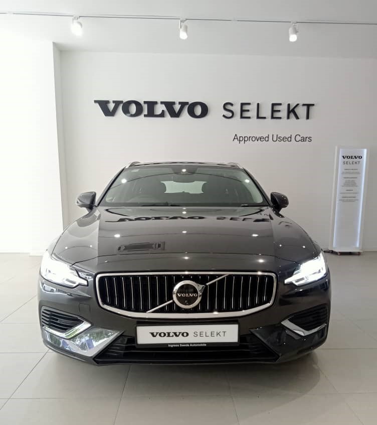 Volvo  V60 Recharge Plus, T8 AWD Plug-in hybrid, Electric/Petrol, Bright