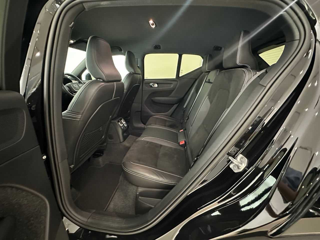 Volvo  XC40 Recharge R-Design, T5