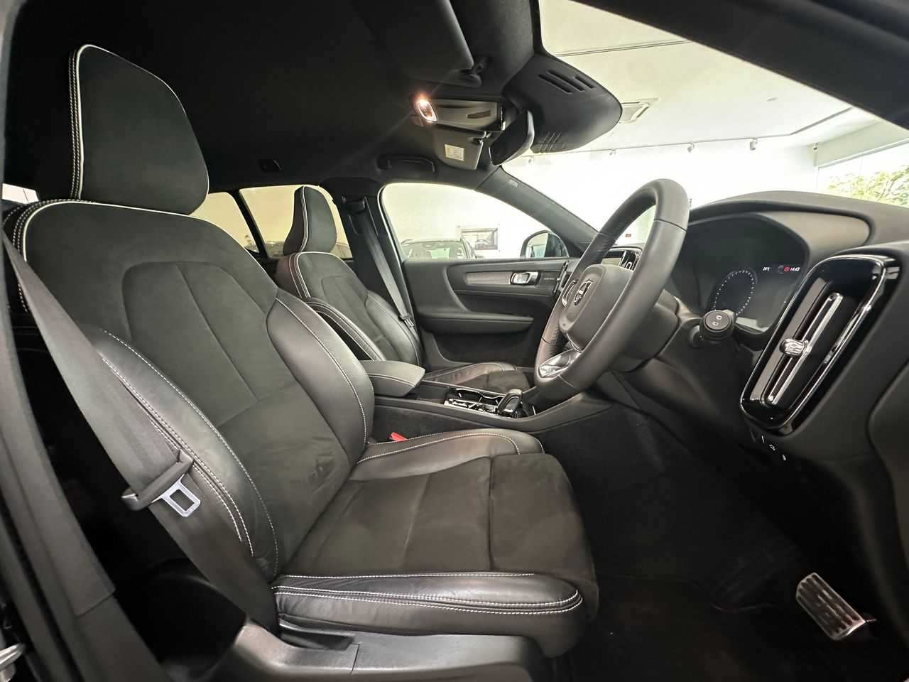 Volvo  XC40 Recharge R-Design, T5
