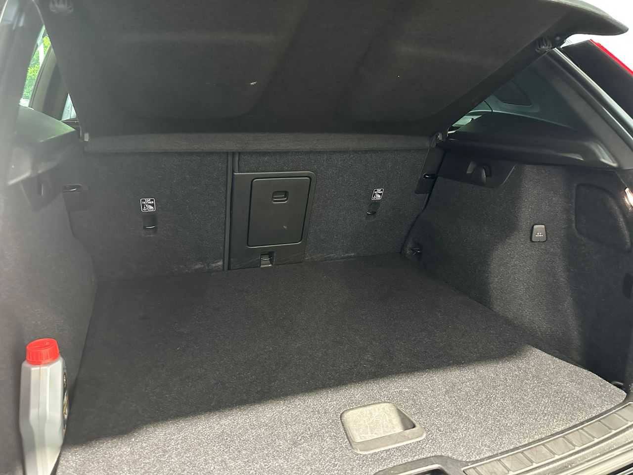 Volvo  XC40 Recharge R-Design, T5