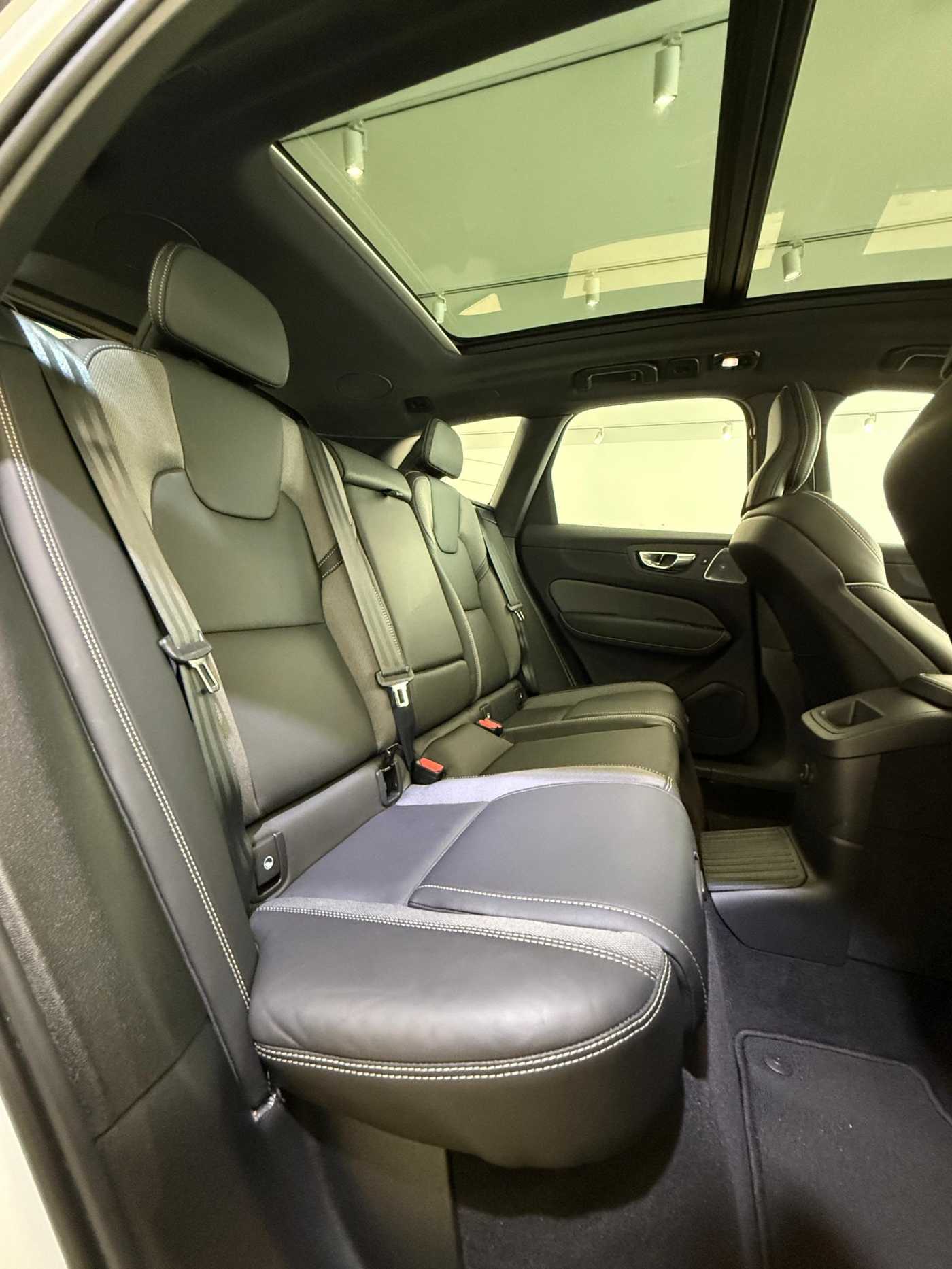 Volvo  Ultra, T8 AWD Plug-in hybrid, Electric/Petrol, Dark