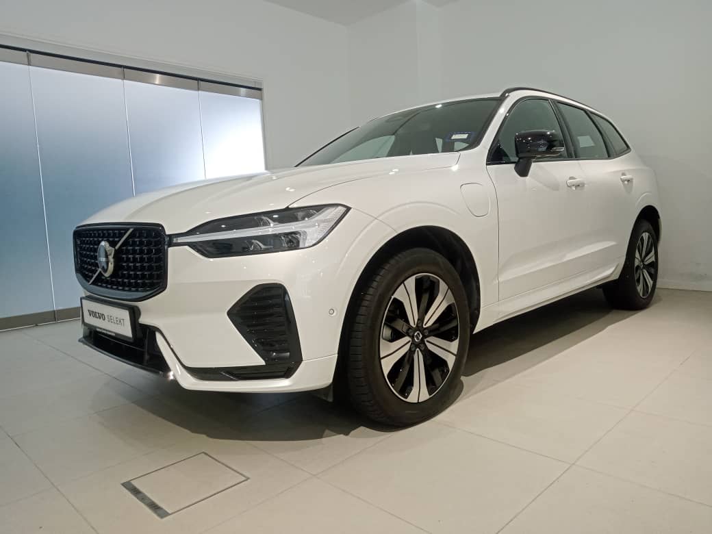 Volvo  Ultra, T8 AWD Plug-in hybrid, Electric/Petrol, Dark
