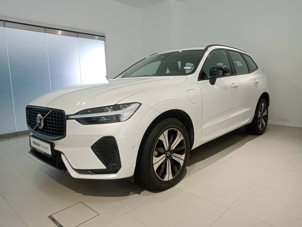 Volvo  Ultra, T8 AWD Plug-in hybrid, Electric/Petrol, Dark