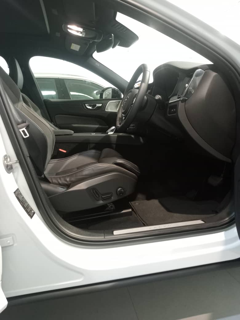 Volvo  Ultra, T8 AWD Plug-in hybrid, Electric/Petrol, Dark