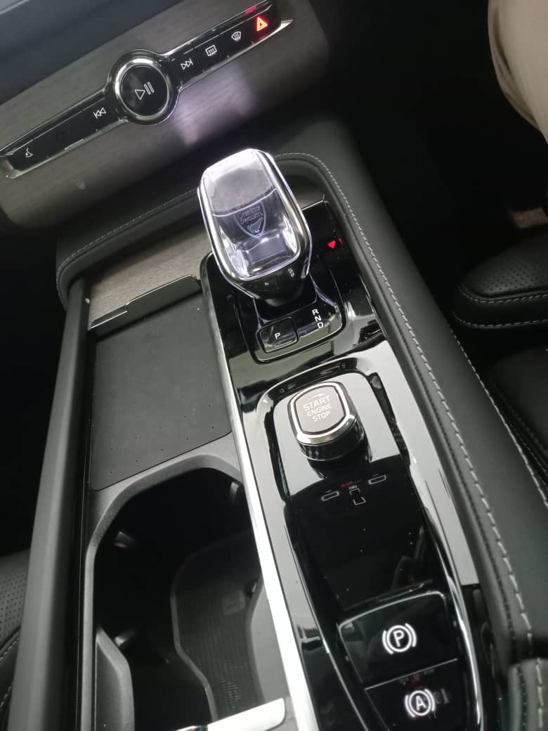 Volvo  Ultra, T8 AWD Plug-in hybrid, Electric/Petrol, Bright, 7 Seats