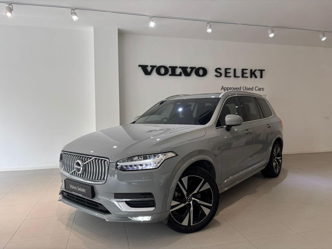 Volvo  XC90 Ultimate, B5 AWD Mild hybrid, Petrol, Bright, 7 Seats