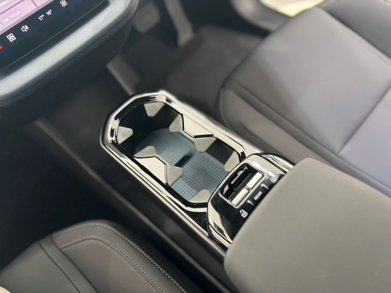 Volvo  EX30 Ultra, Twin Motor Performance, Electric