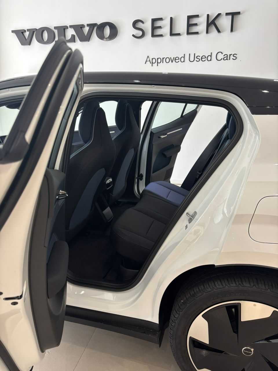 Volvo  EX30 Ultra, Twin Motor Performance, Electric