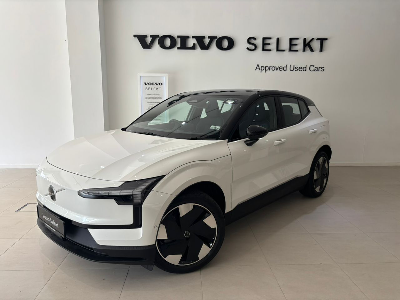 Volvo  EX30 Ultra, Twin Motor Performance, Electric