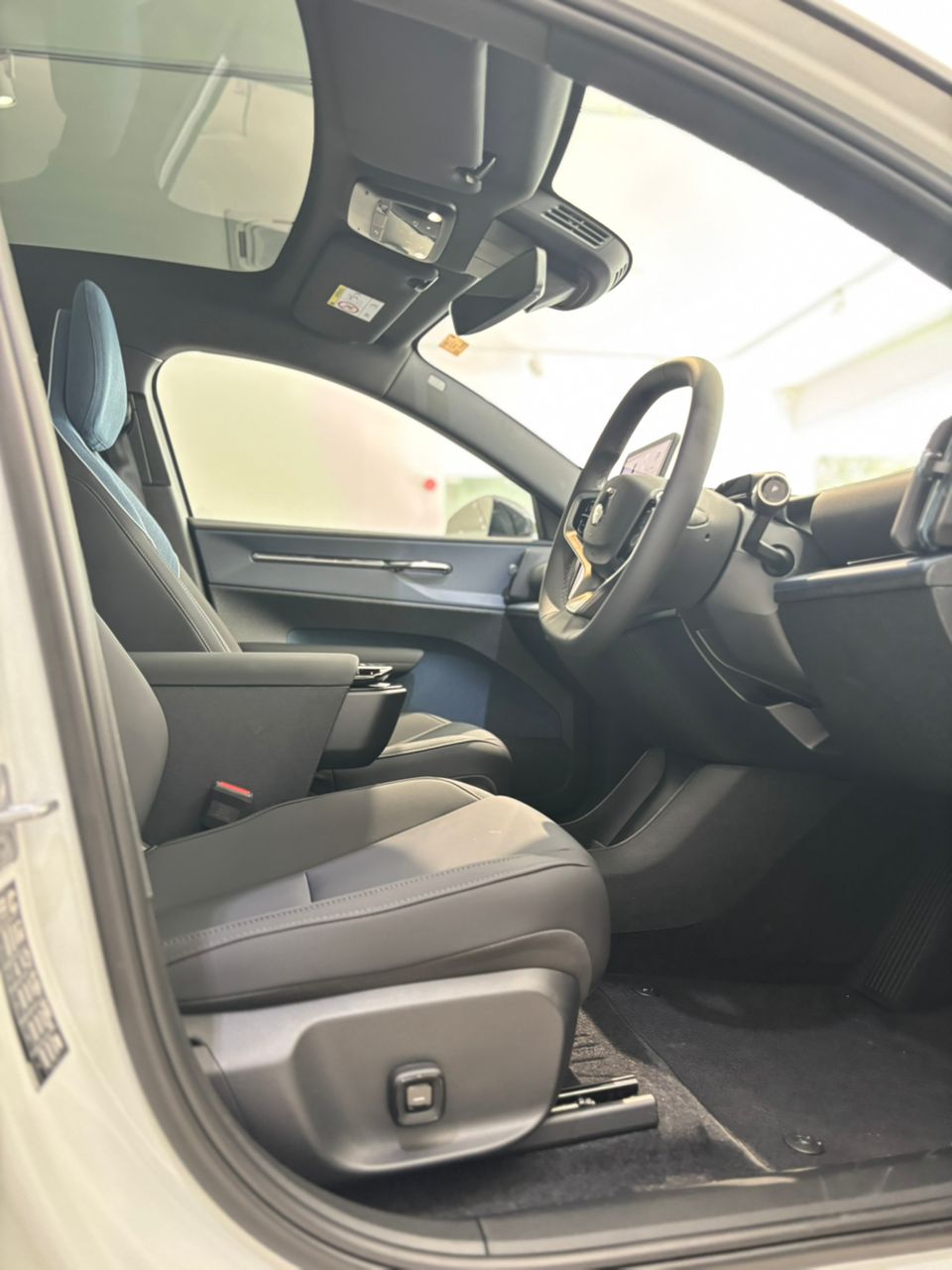 Volvo EX30 Ultra, Twin Motor Performance, Electric