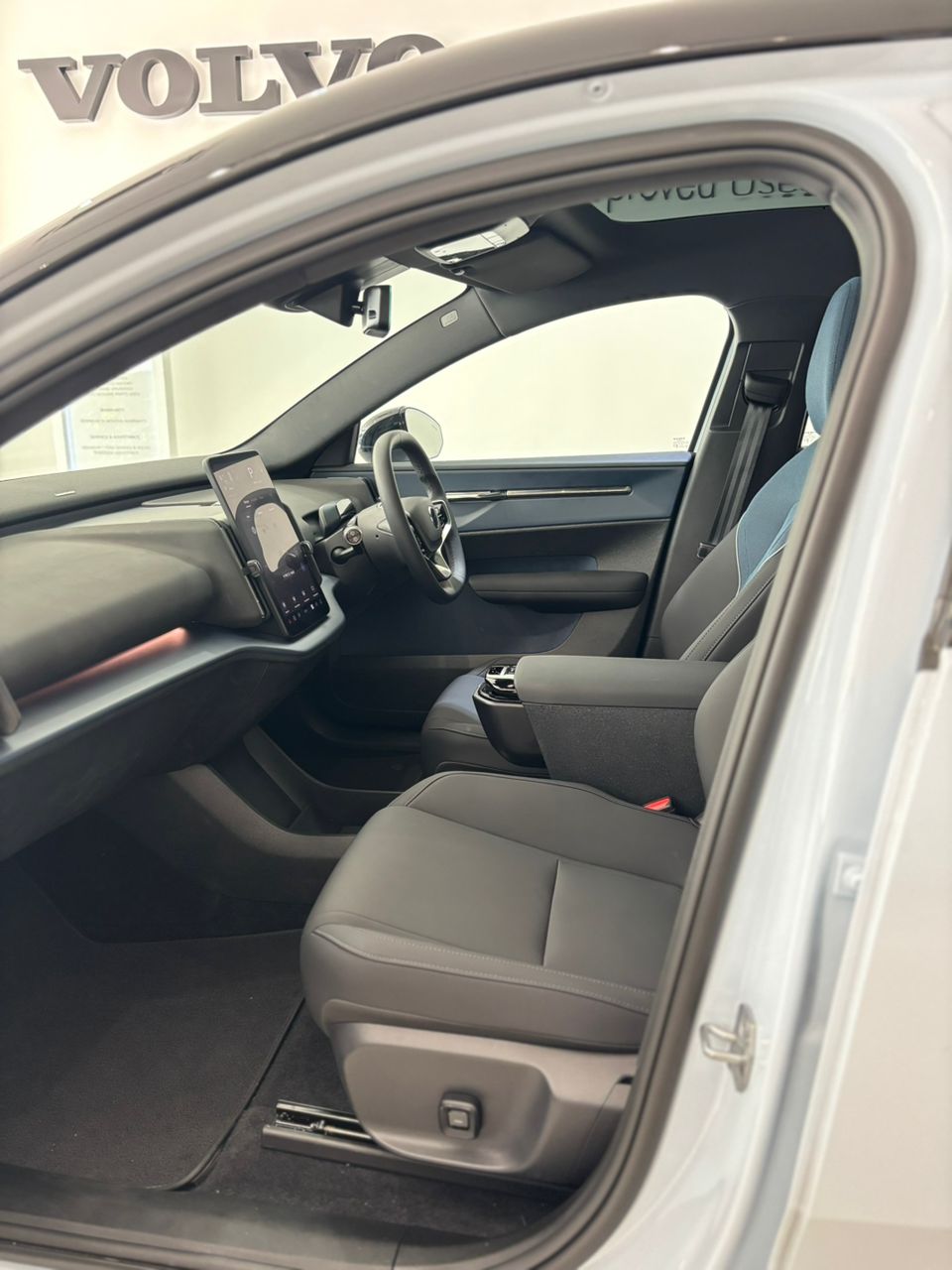 Volvo  EX30 Ultra, Twin Motor Performance, Electric